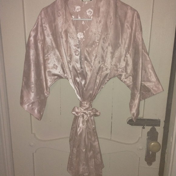 Night gown and robe - Picture 3 of 4